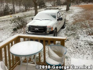A dusting of snow was observed at Cave City (Sharp County) during the morning of 04/07/2018. The photo is courtesy of George Carmical via Facebook.
