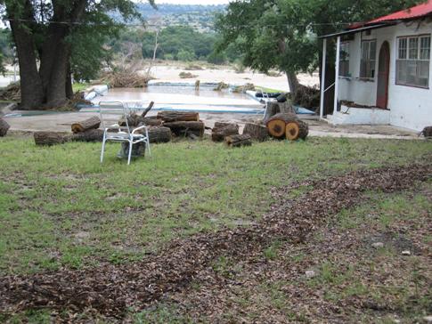 More pictures of debris