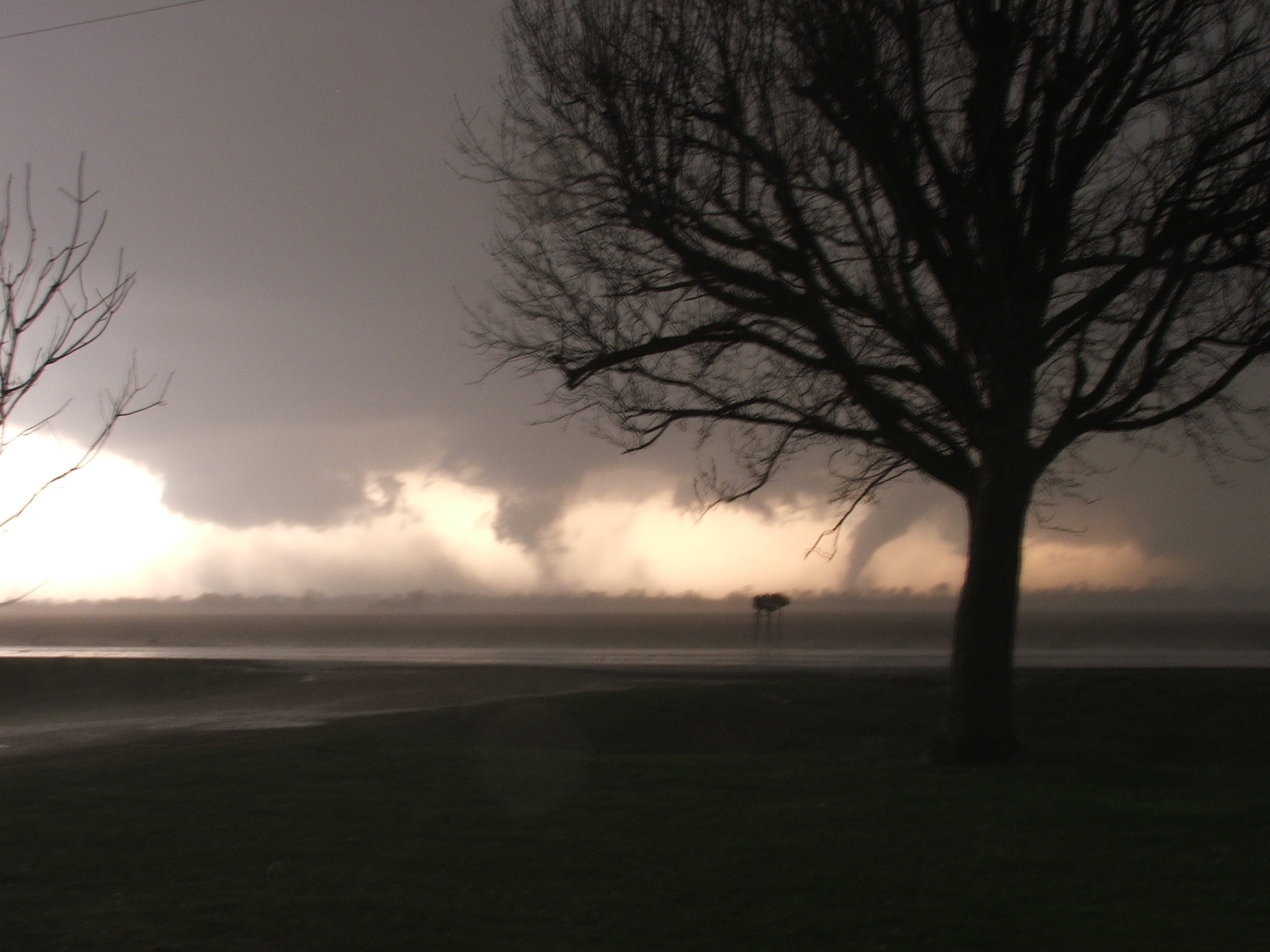 Multiple tornadoes in Dunklin County, Missouri. Photo by Duncan Phenix. 