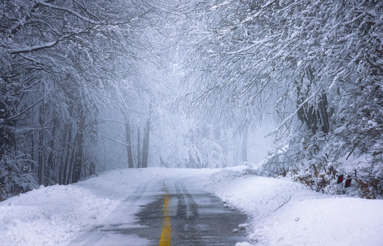https://www.weather.gov/images/nws/snowy-road.jpg