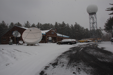 Photo of NWS Office with Radar Tower and Satellite Dish