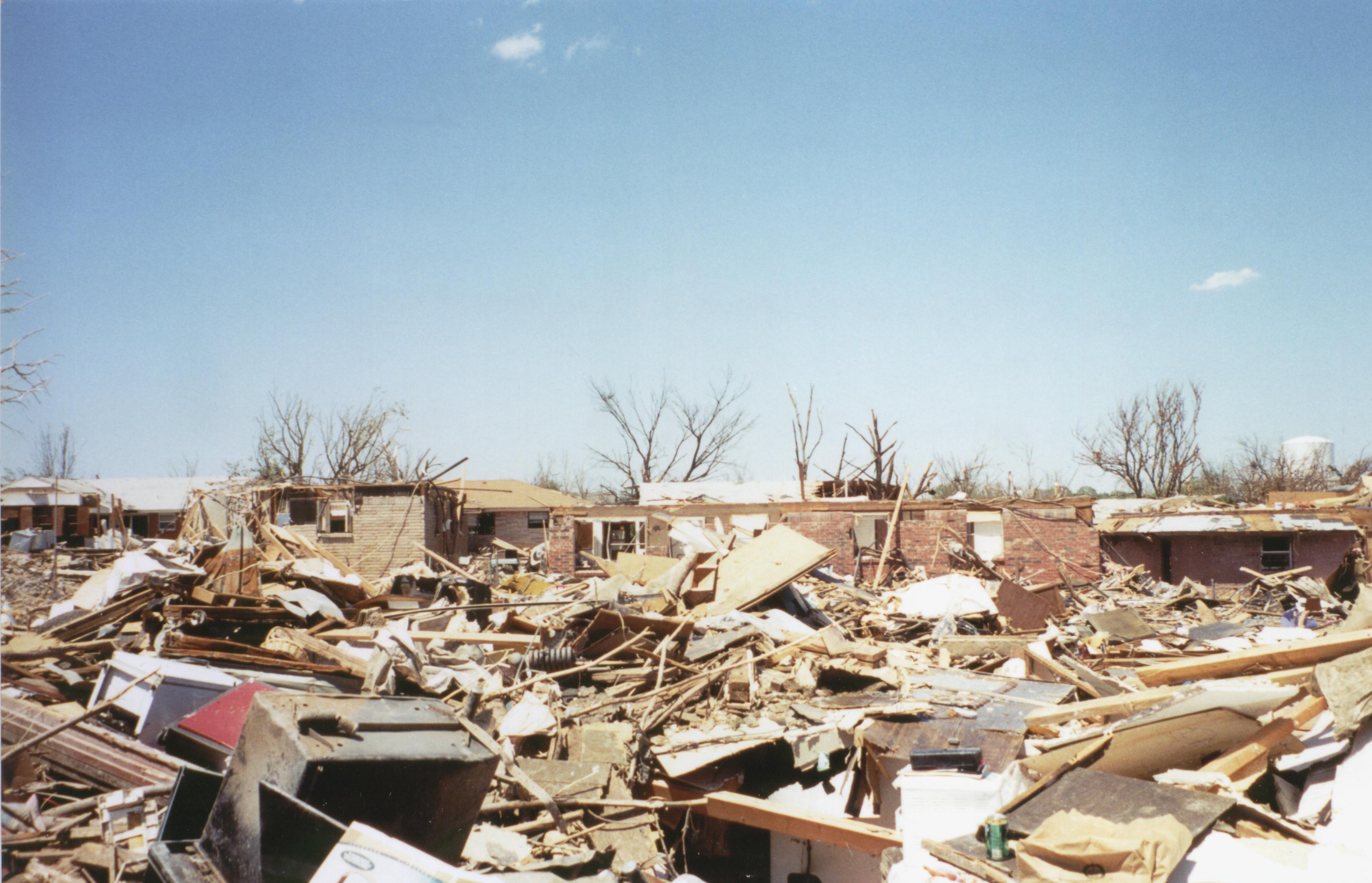 The Great Plains Tornado Outbreak of May 3-4, 1999 - Damage Photos3486 x 2245