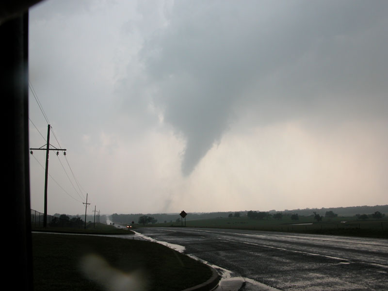 Photo of the May 8, 2003 Tornado near Red Rock, OK © Steve Shiever