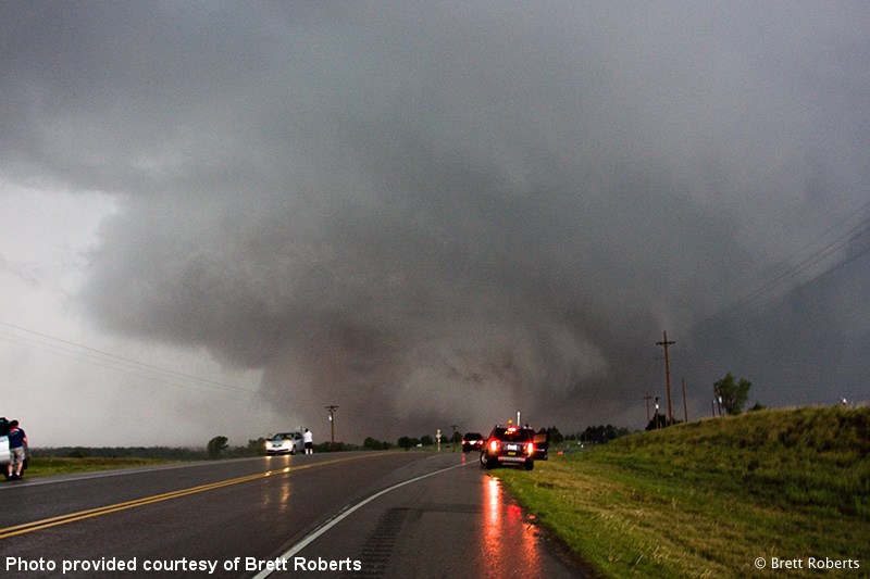 Tornado near Lookeba, OK