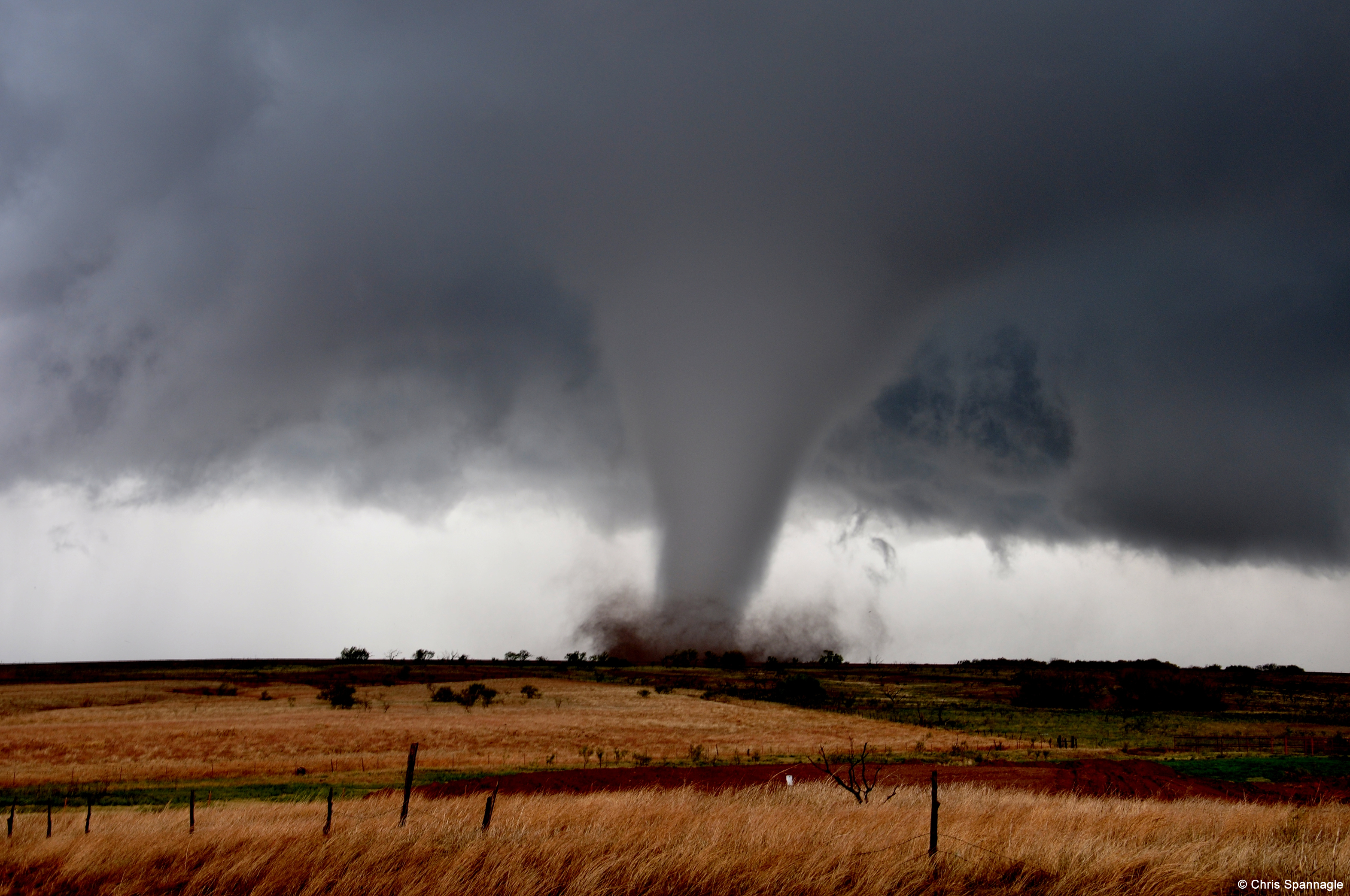 Tornado west of Manitou, OK on November 7, 2011