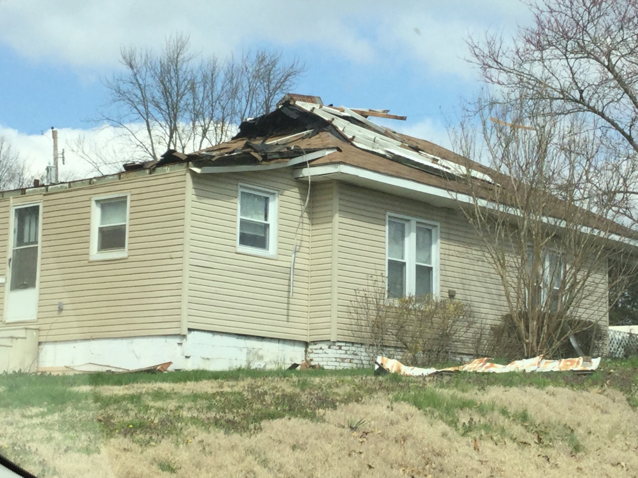 Photo of tornado 7 miles south of Essex, MO, courtesy John Holt