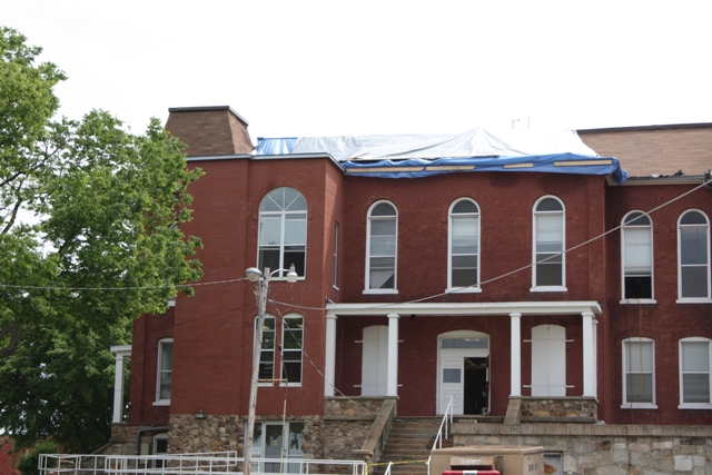courthouse in Doniphan damaged