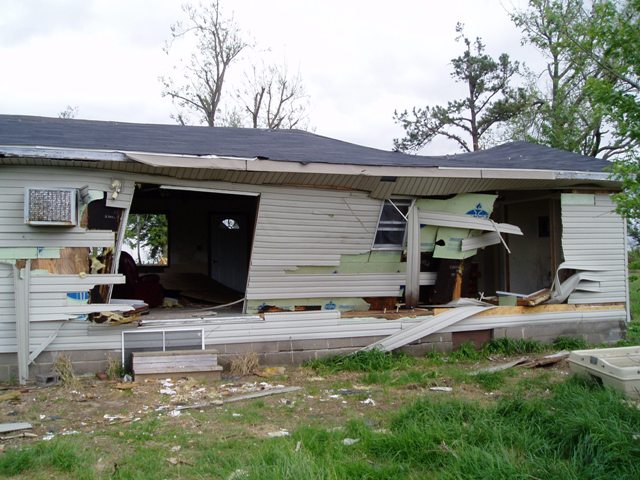 Photo of heavily damaged home near East Prairie, MO