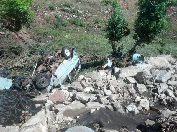 Vehicle damage Clear Fork of Muddy Creek
