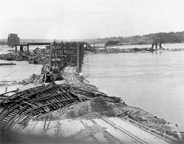 Railroad bridge in Kansas City, Kansas during the Flood of 1903 (picture courtesy of the USGS)