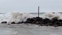 dangerous waves photo