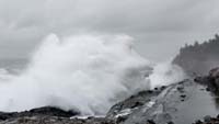 dangerous waves photo, west coast U.S