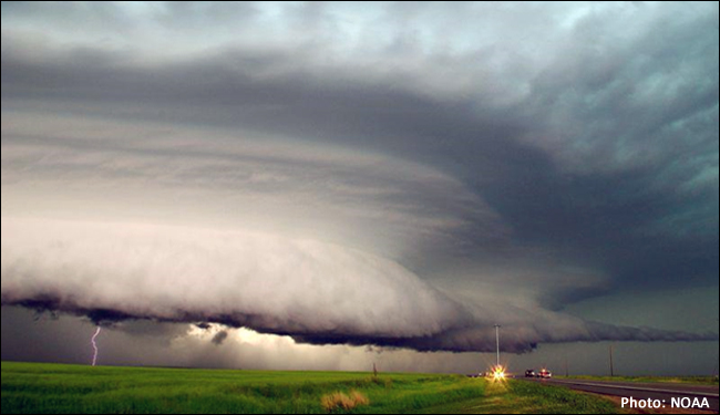 Thunderstorm Winds and Derechos