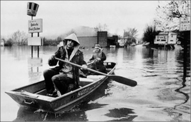 Downtown Philippi, 1985 Flood, courtesy of AP/Wide World Photos