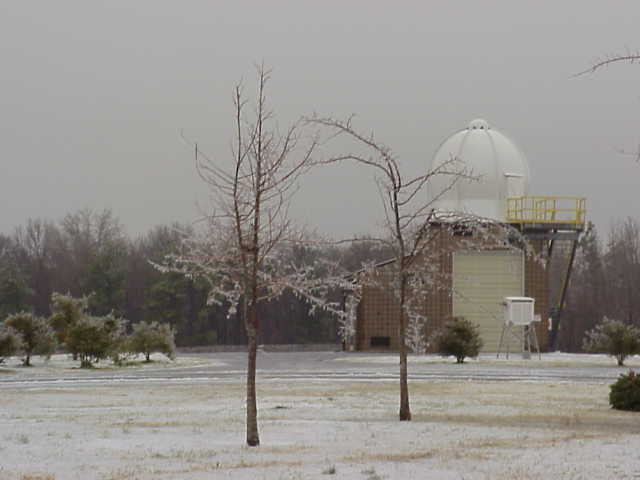 Ice accumulations at the NWS office in Shreveport