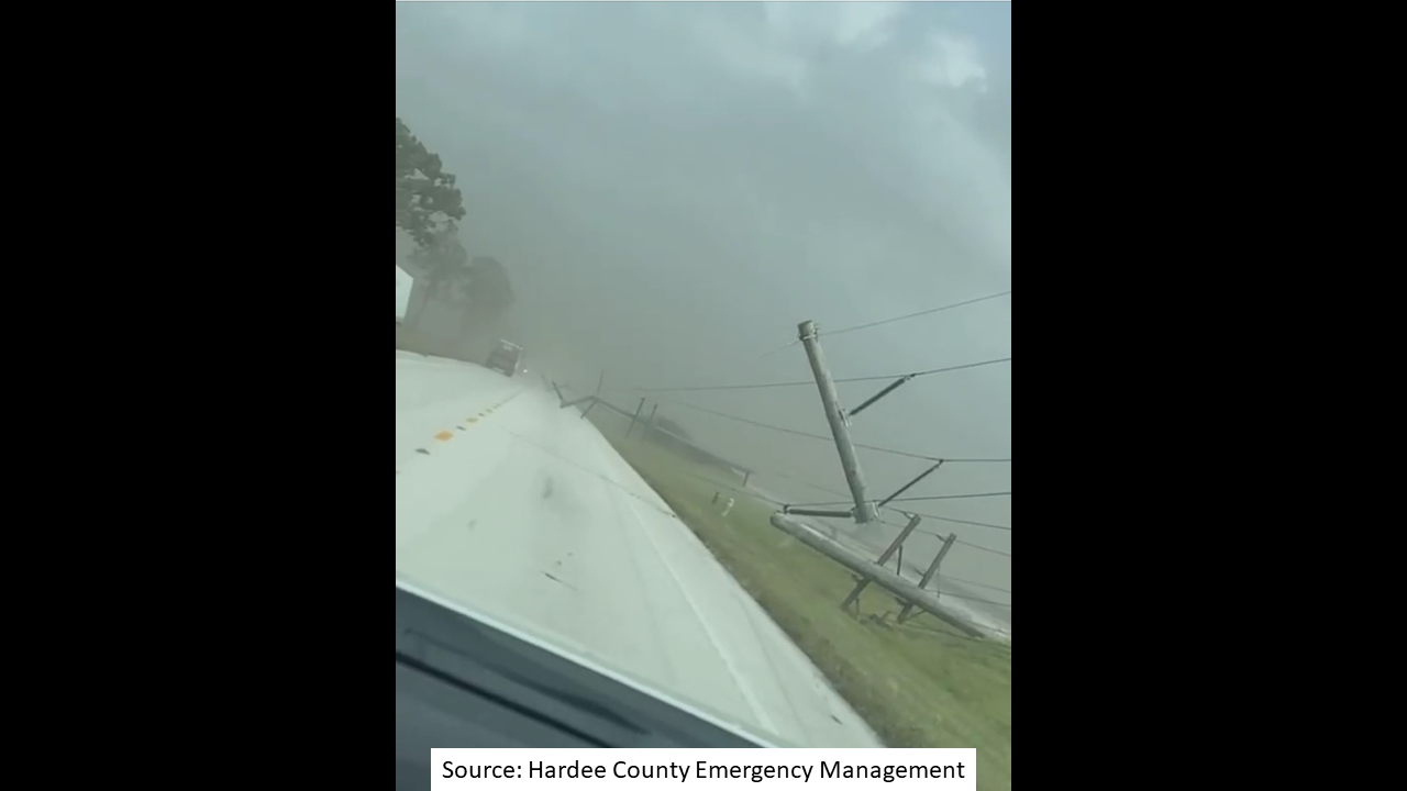 Power Poles snapped on SR62 in Hardee County