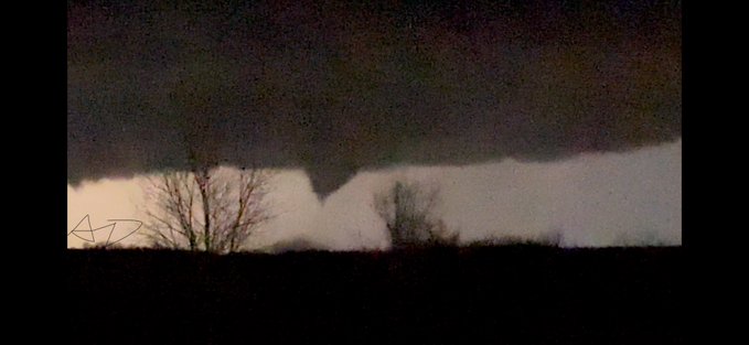 Image of a night time tornado.