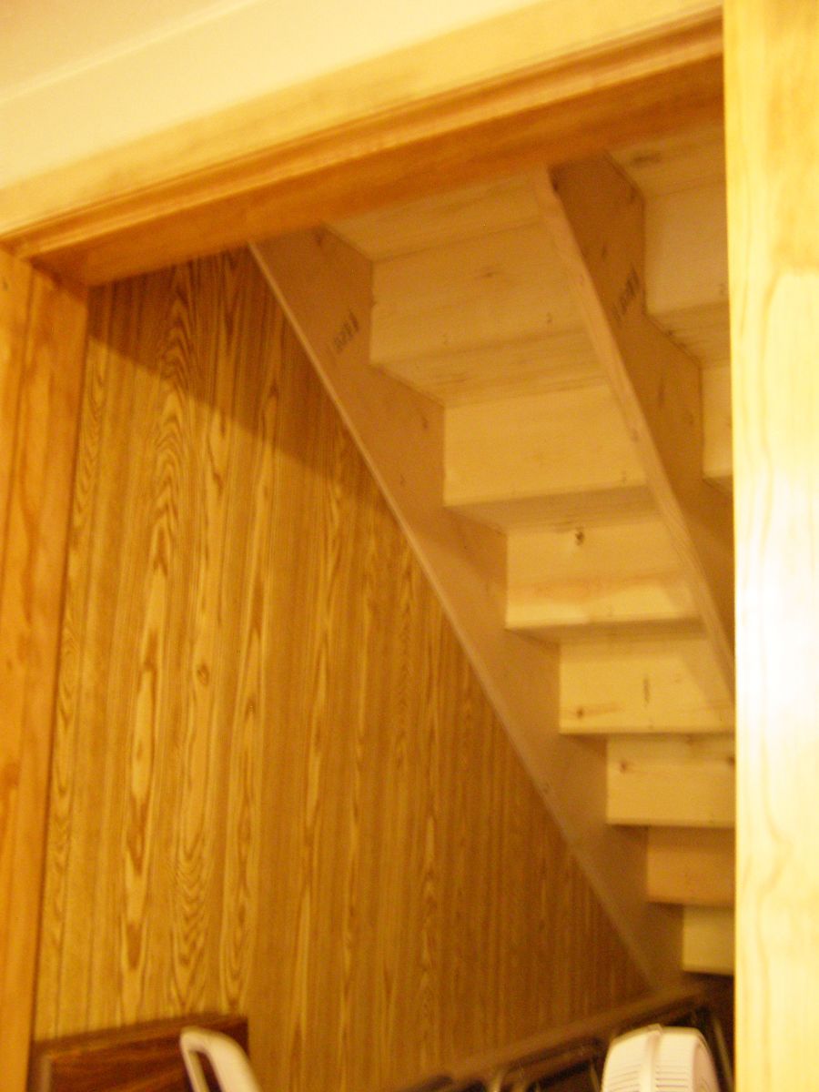 Basement Stairwell as a tornado shelter