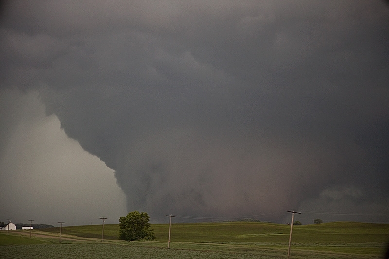 Large tornado near Dupree