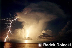 Positive lightning strike, copyright by Radek Dolecki - Electric Skies
